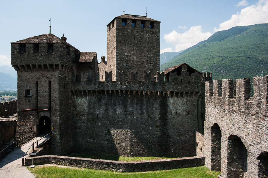 Burgen von Bellinzona, Castello di Montebello, Castello piccolo, Castello nuovo, Castello di mezzo, Castello di Svitto